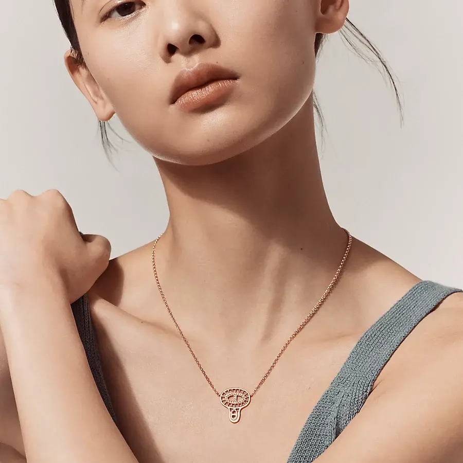 Hermès Colgante Chaîne d'ancre Divine tamaño pequeño Envío gratis