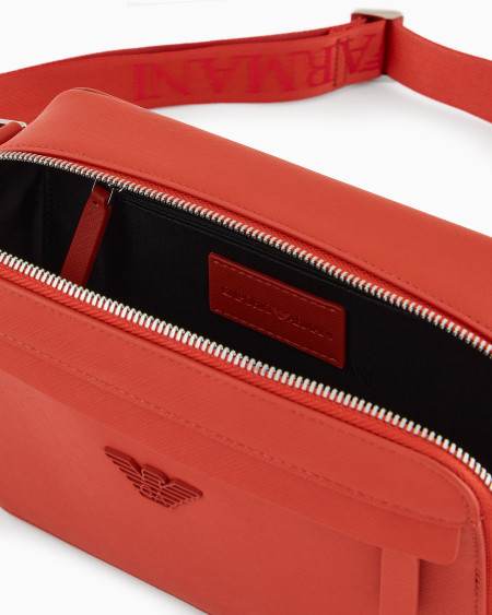 ﻿Armani Minifunda para cámara de piel saffiano regenerada con placa de águila ASV Descuento