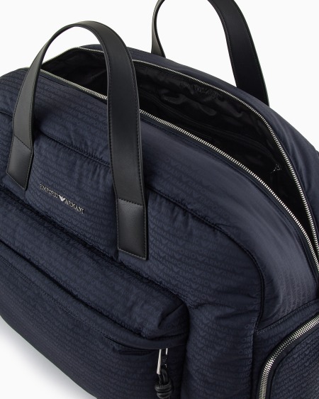 Armani Bolsa de nailon con inscripción integral del logotipo en tejido jacquard Mejor oferta