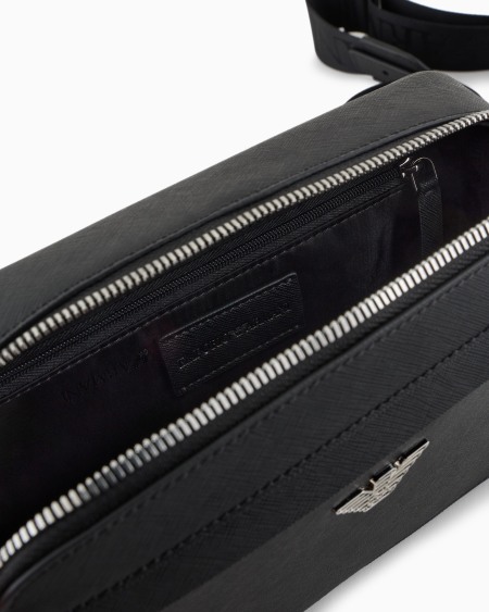 Armani Minifunda para cámara de piel saffiano regenerada con placa de águila ASV Rebajas top