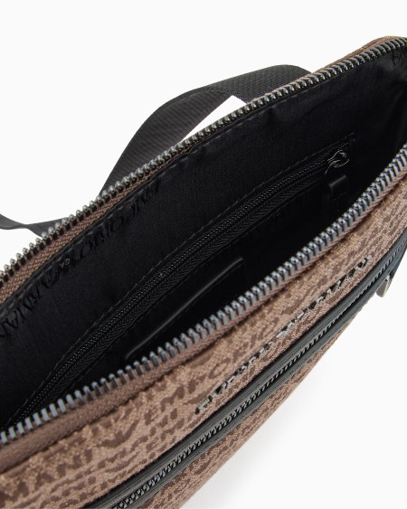 Armani Bolso bandolera plano en tejido jacquard con inscripción integral Solo queda un día