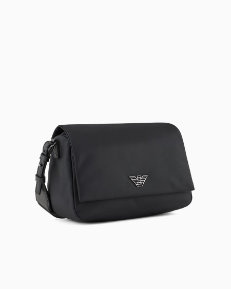 Armani Bolso bandolera con solapa de nailon reciclado ASV Liquidación