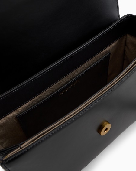 Armani Bolso de hombro de piel lisa con logotipo de águila de metal Solo queda un día