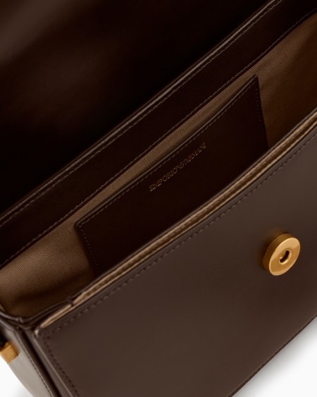 Armani Bolso bandolera de piel lisa con logotipo de águila de metal Liquidación
