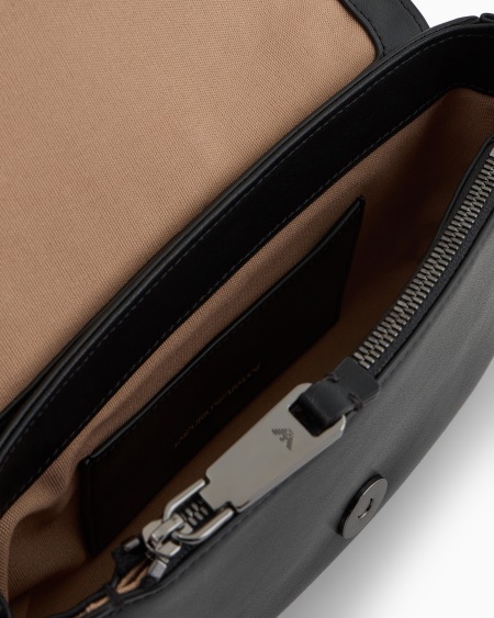 Armani Minibolso de piel trenzada con bandolera de cadena Oferta exclusiva