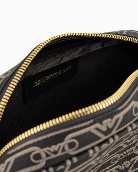 Armani Bolso modelo funda para cámara con bandolera y estampado integral de monograma Venta caliente
