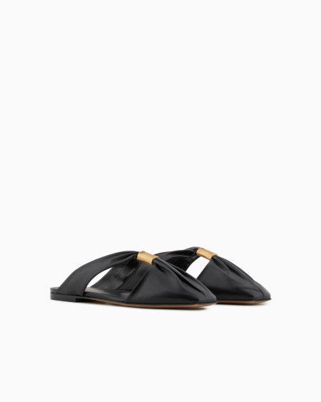 Armani Zapato mule de napa con logotipo de metal Último día