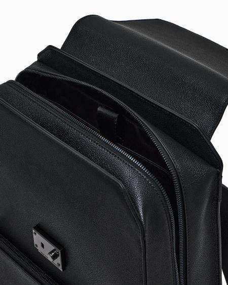 Armani Mochila con solapa y bolsillo para portátil en piel abatanada Libre de impuestos