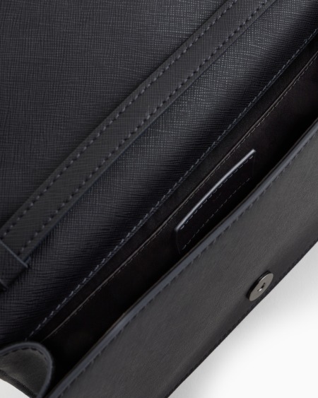 Armani Bolso bandolera con solapa en piel saffiano regenerada y nailon reciclado ASV Grandes ahorros