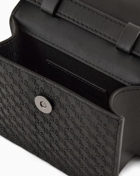 Armani Minibolso bandolera de piel con motivo integral en relieve Rebajas de fin de temporada