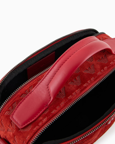 Armani Bolso baúl de ante con bandolera y águila grabada por toda la superficie En línea