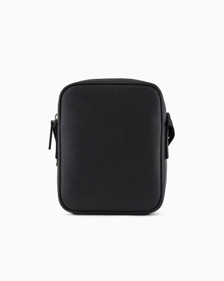 Armani Bolso bandolera de piel saffiano regenerada con placa de águila ASV Venta caliente