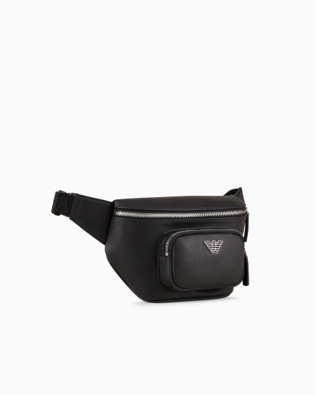 Armani Riñonera de piel saffiano regenerada con placa de águila ASV En oferta