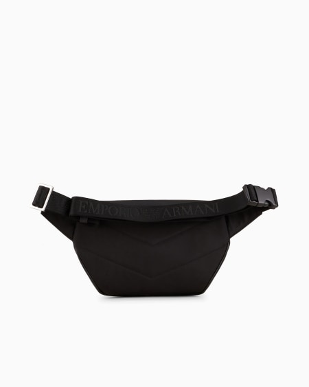 Armani Riñonera de piel saffiano regenerada con placa de águila ASV En oferta