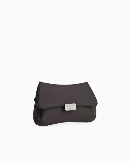 Armani Bolso de mano baguette con bandolera de cadena en satén Rebajas de fin de temporada