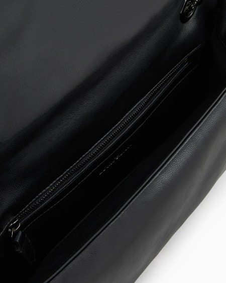 Armani Bolso bandolera con solapa efecto napa acolchada Liquidación