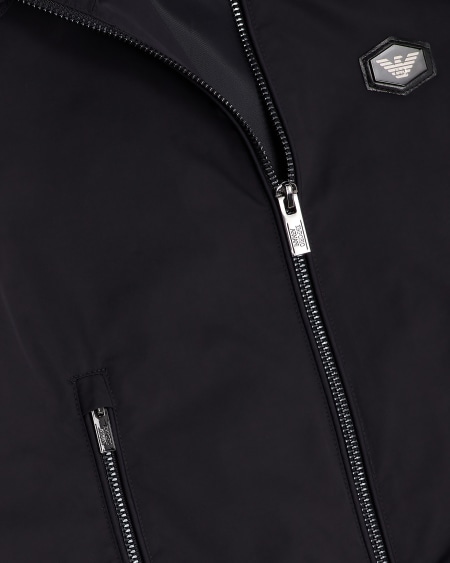 Armani Cazadora de nailon resistente al agua con capucha y parche de logotipo Outlet