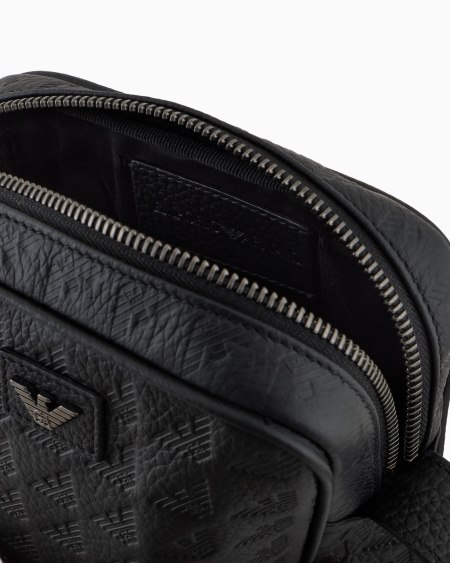 Armani Funda para dispositivos electrónicos de piel con motivo integral de águila en relieve Última moda