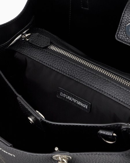Armani Bolso shopper con efecto graneado y colgante de águila Los más vendidos