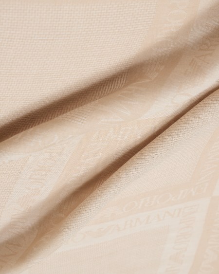 Armani Estola en mezcla de modal cepillado con logotipo integral en tejido jacquard Solo hoy