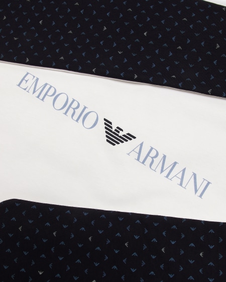 Armani Manta reversible con logotipo y estampado de águilas con efecto óptico Grandes descuentos