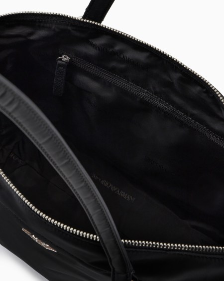 Armani Bolso shopper en nailon reciclado con placa de águila ASV Precio de fábrica