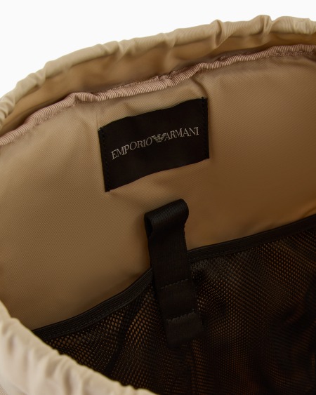 Armani Mochila de nailon con cincha y detalle de cuerda cruzada Ofertas especiales