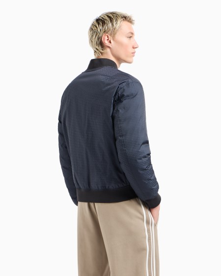 Armani Chaqueta de plumas reversible con cuello bomber de tejido jacquard de nailon con inscripción integral Descuento