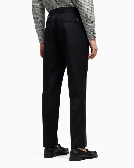 Armani Pantalones chinos de sarga ligera de mezcla de lana virgen Último día