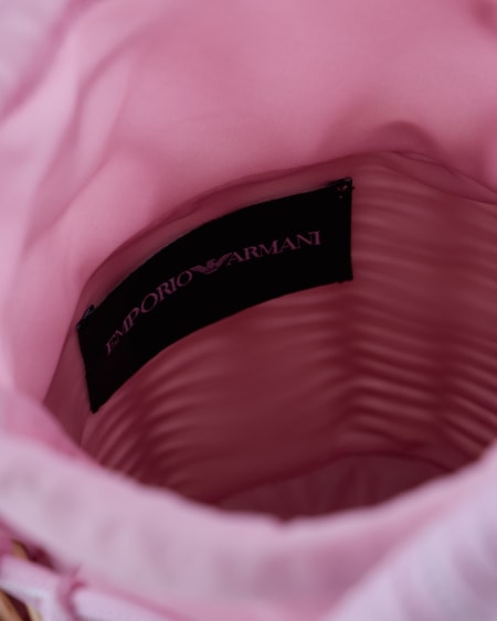 Armani Bolso cubo de mimbre trenzado Devoluciones gratuitas