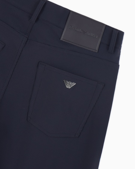 Armani Pantalones de cinco bolsillos en nailon elástico con efecto canneté Mejor oferta