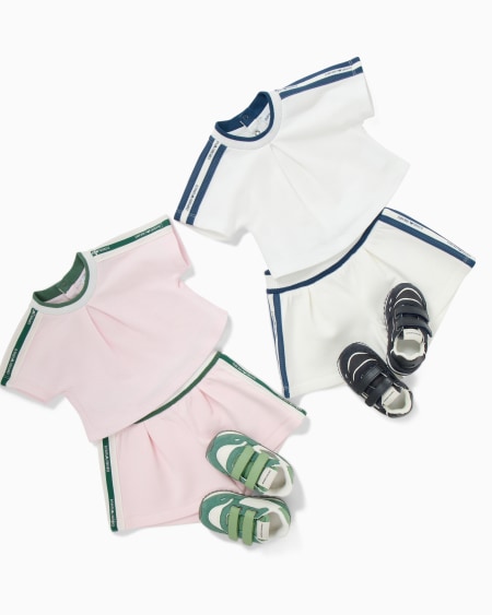 Armani Conjunto de camiseta y pantalones cortos de punto con cinta con logotipo Últimos 2 días
