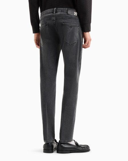 Armani Vaqueros J06 slim fit de cómodo denim aclarado Libre de impuestos