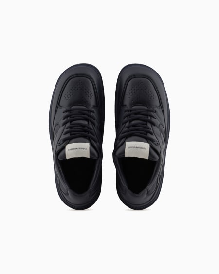 Armani Deportivas con detalles de napa acolchada Liquidación