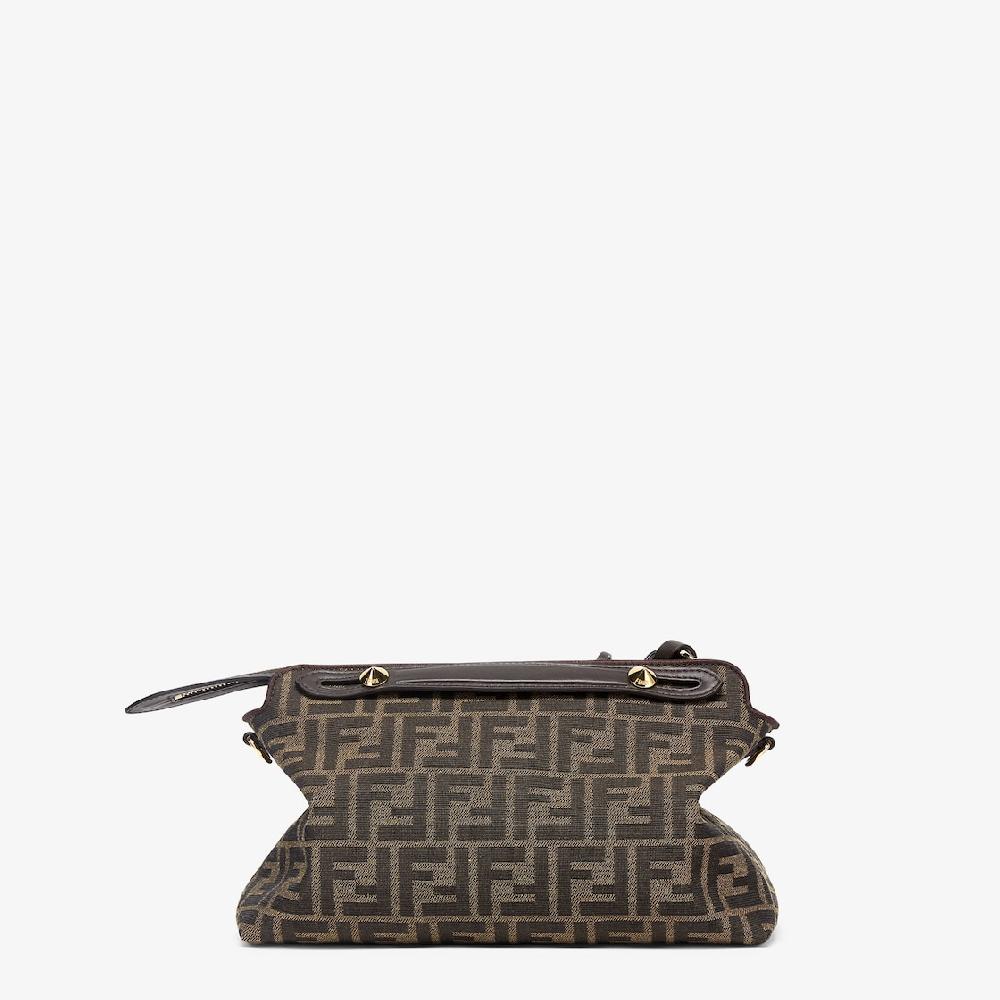 Fendi By The Way Soft mediano Últimos 2 días