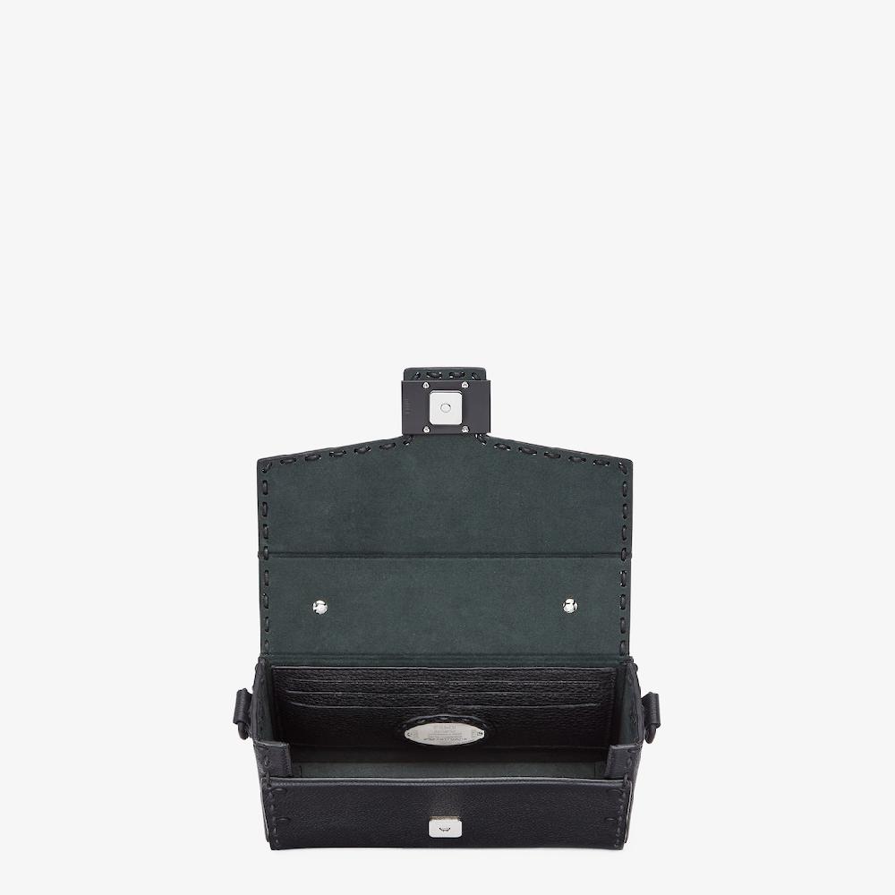 Fendi Baguette Soft Trunk Selleria Precios de Black Friday