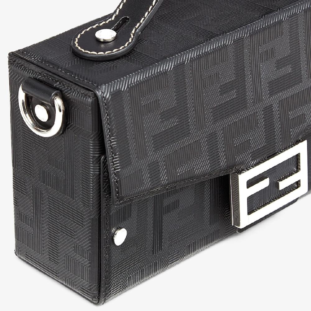 Fendi Baguette Soft Trunk En oferta