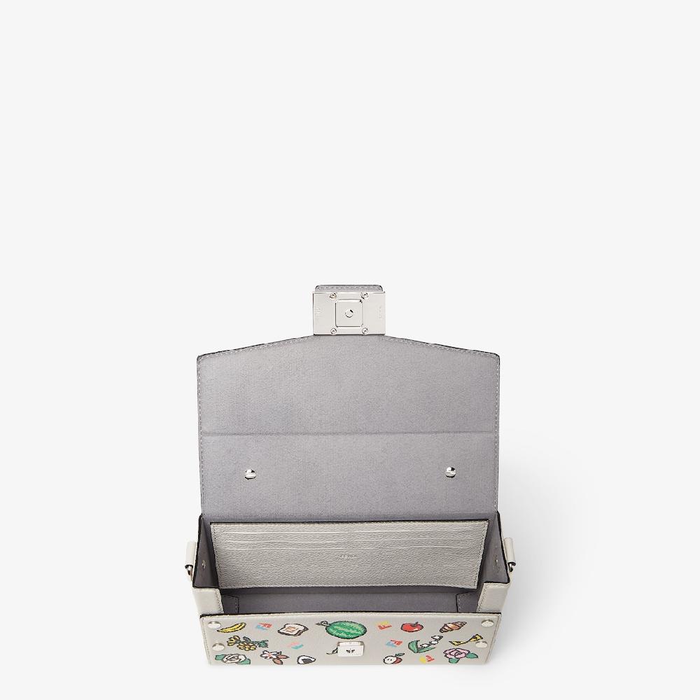 Fendi Baguette Soft Trunk Silvia And The Baguette Grandes ahorros