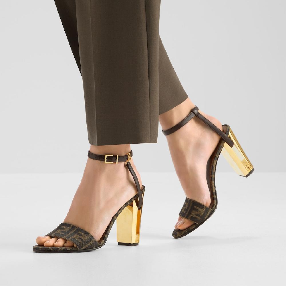 Fendi Delfina Ahorra y exporta