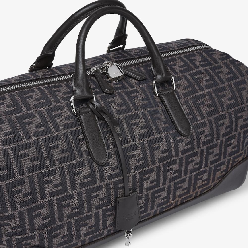 Fendi Bolsa de viaje mediana Ofertas de temporada