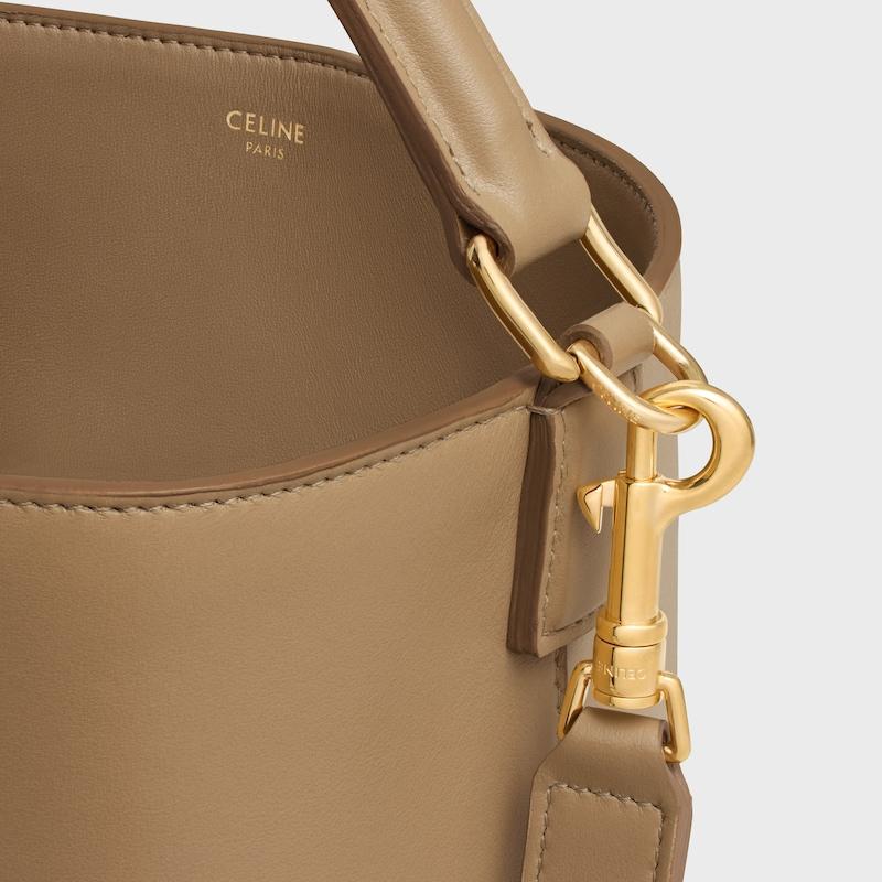 Celine BOLSO CUBO LOUISE MEDIANO DE PIEL DE BECERRO LISA Rebajas top