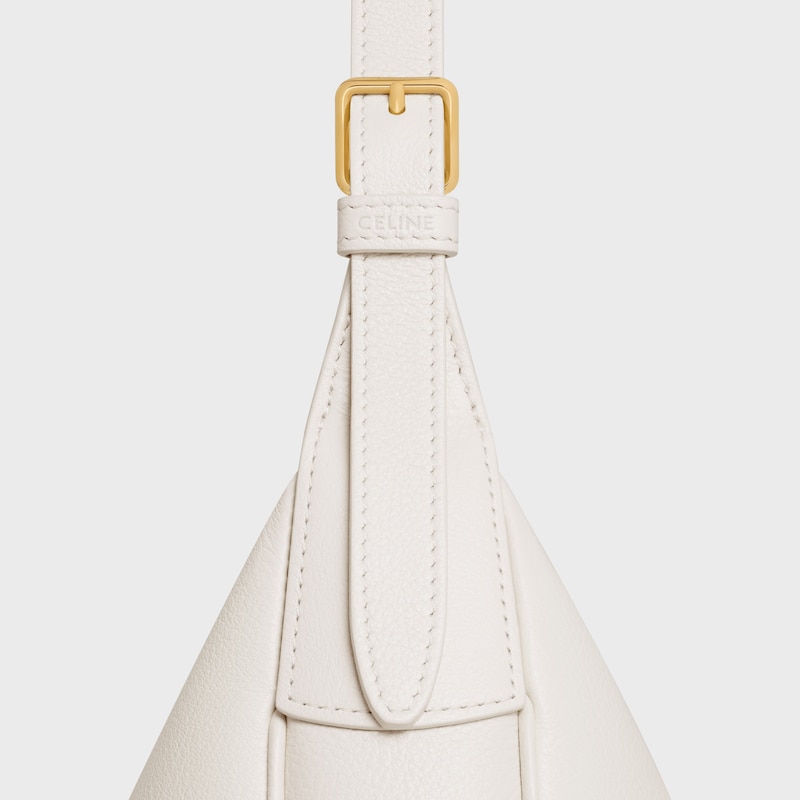 Celine BOLSO HELOÏSE PEQUEÑO DE PIEL TRIOMPHE DE PIEL DE BECERRO FLEXIBLE CON TEXTURA GRANULADA 2025