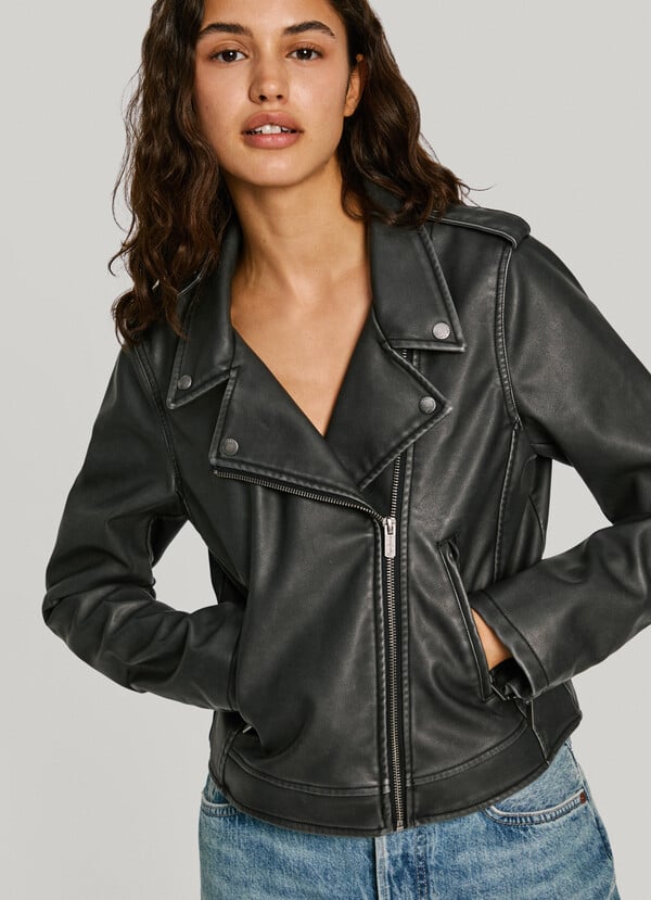 Pepe Jeans cazadora biker efecto piel Ahorra y exporta
