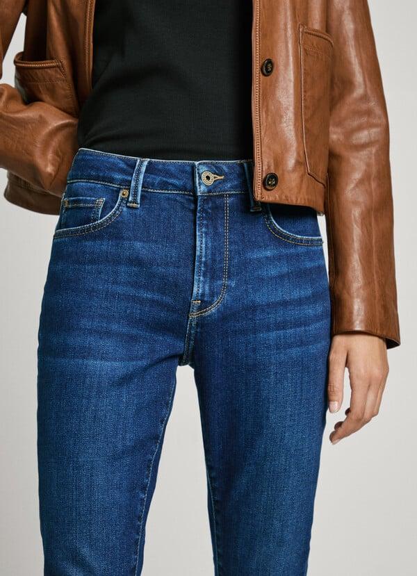 Pepe Jeans jeans fit skinny y tiro medio - regent En oferta