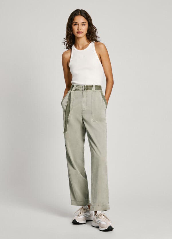 Pepe Jeans pantalón sarga con bolsillos parche