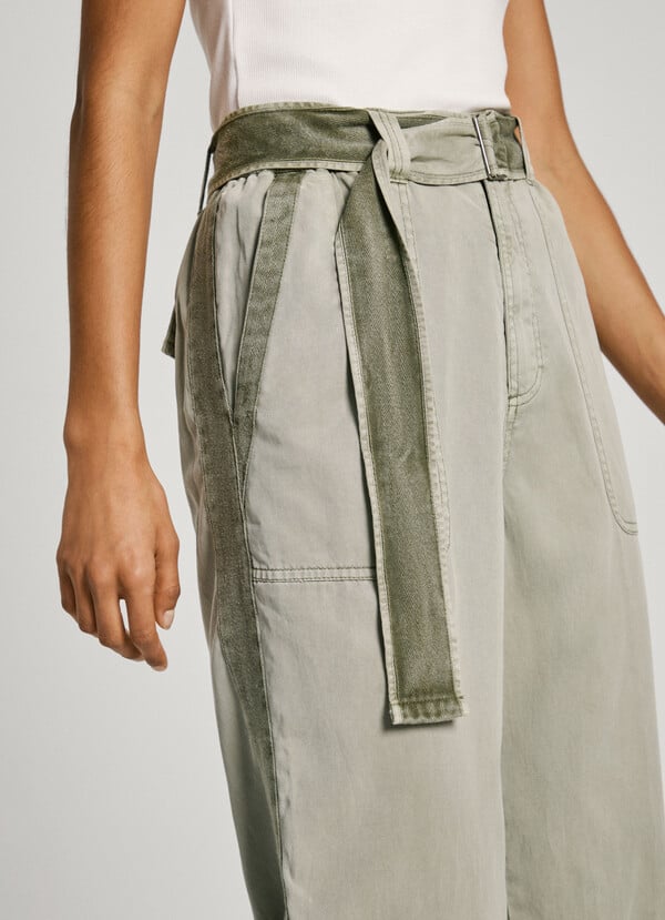Pepe Jeans pantalón sarga con bolsillos parche Ahorra y exporta